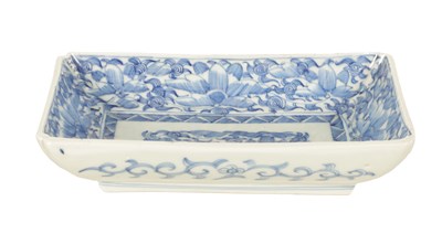 Lot 301 - A LATE 19TH CENTURY CHINESE RECTANGULAR SHALLOW DISH