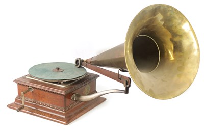 Lot 606 - AN EARLY 20TH CENTURY GRAMOPHONE BY THE GRAMOPHONE & TYPEWRITER COMPANY