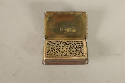 Lot 330 - A GEORGE IV SILVER VINAIGRETTE BY NATHANIEL MILLS