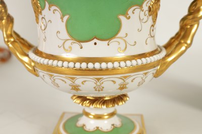 Lot 49 - AN EARLY 19TH CENTURY FLIGHT BARR & BARR, WORCESTER PORCELAIN TWO HANDLED URN SHAPED VASE
