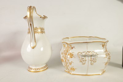 Lot 84 - A 19TH CENTURY STAFFORDSHIRE IMPERIAL STONE CHINA FOOT BATH & A GRAINGER WORCESTER TOILET JUG