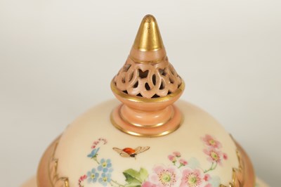 Lot 44 - A LOCKE & Co. WORCESTER GILT AND BLUSHED IVORY POT POURRI BOWL AND COVER