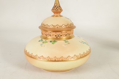 Lot 44 - A LOCKE & Co. WORCESTER GILT AND BLUSHED IVORY POT POURRI BOWL AND COVER