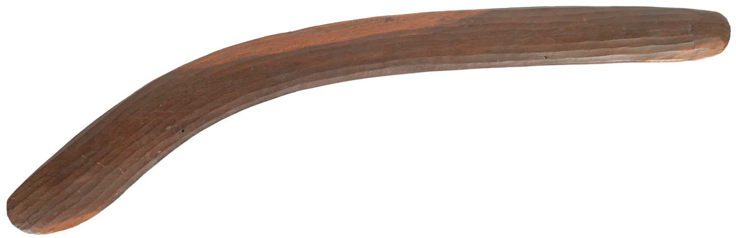 Lot 364 - A 19TH CENTURY CHIP CARVED HARDWOOD AUSTRALIAN BOOMERANG