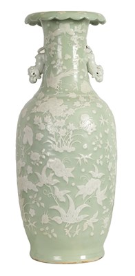 Lot 237 - A LARGE 19TH CENTURY CHINESE SLIP DECORATED CELADON VASE