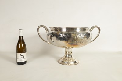 Lot 130 - A FINE AND LARGE JAPANESE SILVER AND MIXED METAL BOWL BY AMETANI YUMIN