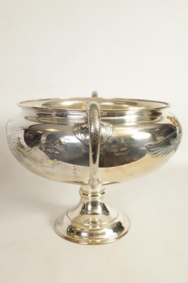 Lot 130 - A FINE AND LARGE JAPANESE SILVER AND MIXED METAL BOWL BY AMETANI YUMIN