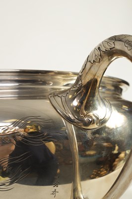 Lot 130 - A FINE AND LARGE JAPANESE SILVER AND MIXED METAL BOWL BY AMETANI YUMIN