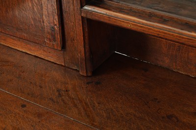 Lot 922 - A GOOD GEORGE III OAK SHROPSHIRE DRESSER AND RACK OF FINE COLOUR AND PATINA