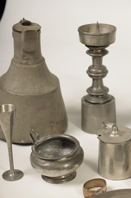 Lot 427 - A COLLECTION OF 18TH/19TH CENTURY PEWTER ITEMS