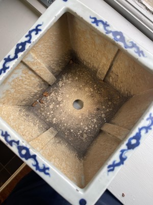 Lot 148 - A 19th CENTURY CHINESE BLUE AND WHITE SQAURE TAPERING JARDINIERE