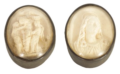 Lot 540 - A PAIR OF 19TH CENTURY OVAL 'GRAND TOUR' CARVED MEERSCHAUM MEDALLIONS