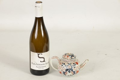 Lot 111 - A 18TH CENTURY CHINESE IMARI SMALL TEAPOT AND COVER