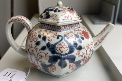Lot 111 - A 18TH CENTURY CHINESE IMARI SMALL TEAPOT AND COVER