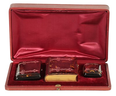 Lot 279 - A FINE 19TH CENTURY FRENCH TORTOISE SHELL AND SILVER MOUNTED LADIES CASED COMPENDIUM SET