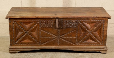 Lot 1006 - A 17TH CENTURY SPANISH ELM AND WALNUT CARVED COFFER