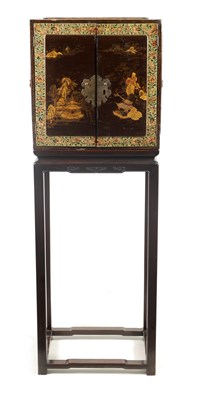 Lot 1512 - A GOOD 19TH CENTURY LACQUERWORK CHINOISERIE DECORATED CABINET ON STAND