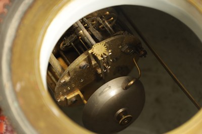 Lot 718 - A 19TH CENTURY IMARI VASE CLOCK