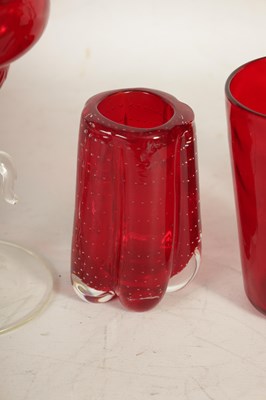 Lot 4 - A GROUP OF VENETIAN RUBY AND CLEAR GLASS VASES AND A SWIMMING SWAN DISH