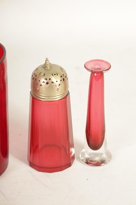 Lot 4 - A GROUP OF VENETIAN RUBY AND CLEAR GLASS VASES AND A SWIMMING SWAN DISH