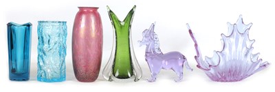 Lot 19 - A GROUP OF VINTAGE MURANO AND ART GLASS VASES AND SCULPTURES