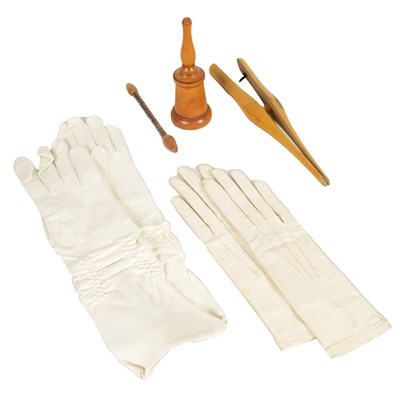 Lot 550 - TWO PAIRS OF LATE 19TH CENTURY FINE WHITE LEATHER LADIES GLOVES