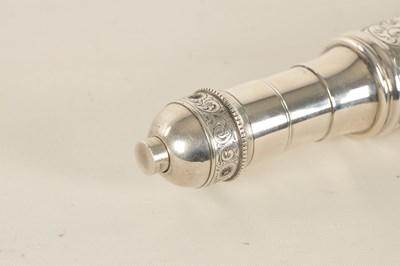 Lot 730 - ALFRED G BADGER, NEW YORK. A SOLID SILVER FLUTE WITH GOLD NAME-PLATE