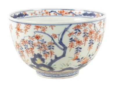 Lot 122 - A 19TH CENTURY JAPANESE IMARI BOWL