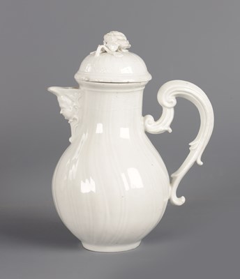 Lot 98 - A 19TH CENTURY MEISSEN STYLE WHITE PORCELAIN COFFEE POT