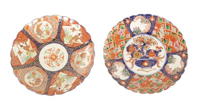 Lot 284 - TWO LATE 19TH CENTURY SCALLOP EDGE IMARI SHALLOW DISHES