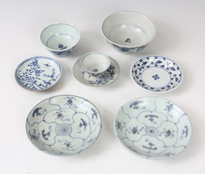 Lot 174 - A SELECTION OF EARLY BLUE AND WHITE CHINESE...