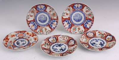 Lot 179 - TWO PAIRS OF LATE 19TH CENTURY IMARI SCALLOP...