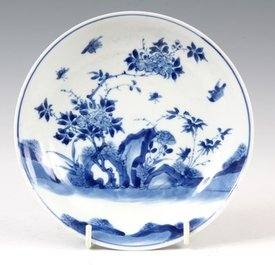 Lot 190 - AN EARLY CHINESE PORCELAIN BLUE AND WHITE...