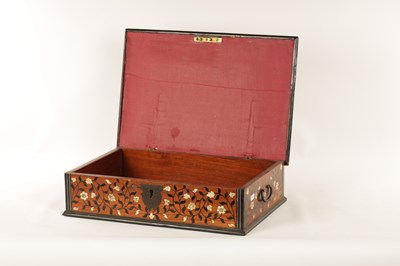 Lot 226 - AN EARLY 18TH CENTURY ANGLO PORTUGUESE EBONY BANDED AND IVORY INLAID CAMPHOR WOOD LINED FITTED BOX