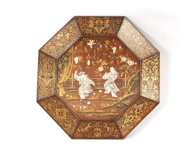 Lot 152 - A FINE JAPANESE MEIJI PERIOD SHIBAYAMA OCTAGONAL HANGING PLAQUE/CHARGER