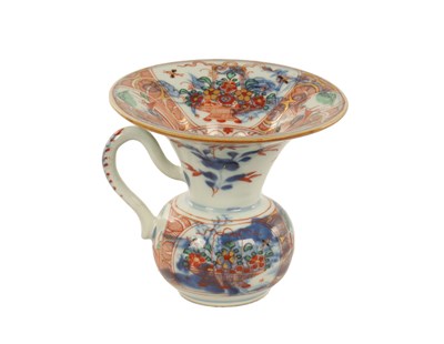 Lot 127 - A LATE 19TH CENTURY CHINESE IMARI SPITTOON