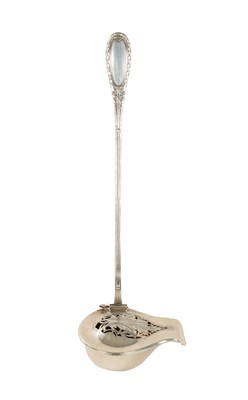 Lot 435 - AN USUAUL 19TH CENTURY GERMAN SILVER WARMING LADLE