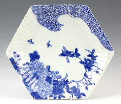 Lot 205 - AN 18th CENTURY BLUE AND WHITE CHINESE...