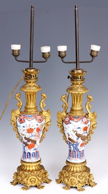 Lot 207 - A FINE PAIR OF 19TH CENTURY IMARI AND ORMOLU...