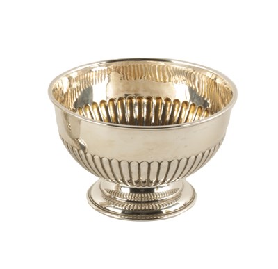 Lot 441 - AN EDWARD VII SILVER ROSE BOWL