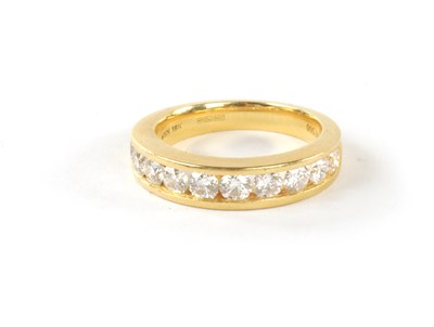 Lot 371 - A .950 HALLMARKED YELLOW GOLD LADIES ETERNITY RING