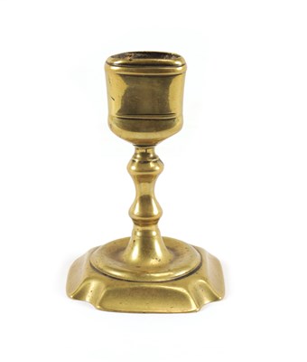 Lot 502 - A RARE QUEEN ANNE BRASS CANDLE SNUFFER STAND