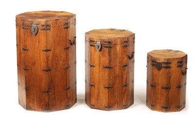 Lot 202 - A SET OF THREE 19TH CENTURY STYLE GRADUATED CAMPHOR WOOD STORAGE BOXES