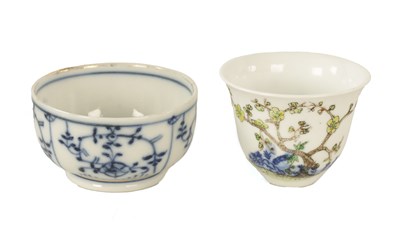 Lot 163 - TWO CHINESE PORCELAIN BOWLS