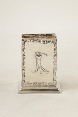 Lot 235 - OF GOLFING INTEREST - AN EARLY 20TH CENTURY OVERSIZED SILVER MATCH BOX HOLDER