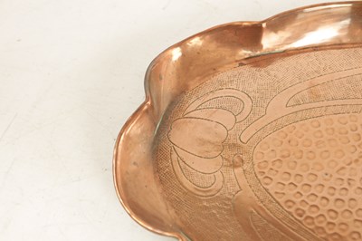 Lot 539 - AN ARTS AND CRAFTS CORNISH PLENISHED COPPER TRAY BY J&F POOL HAYLE
