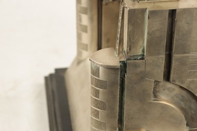 Lot 444 - AN EXTREMELY RARE ENGLISH SILVER ART DECO MODEL OF THE SULEMANKI HEADWORKS