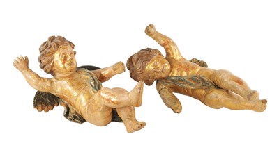 Lot 626 - A PAIR OF 17TH / 18TH CENTURY CONTINENTAL CARVED GILT WOOD WINGED CHERUBS