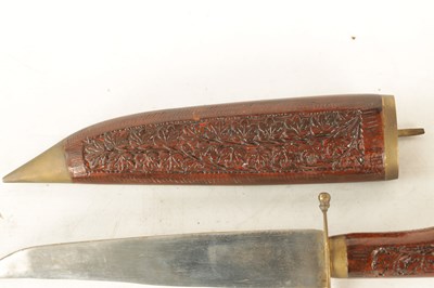 Lot 457 - AN EARLY 20TH CENTURY INDIAN BOWIE KNIFE