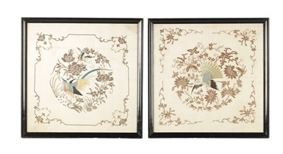 Lot 135 - A PAIR OF 19TH CENTURY CHINESE SILK EMBROIDERED PICTURES